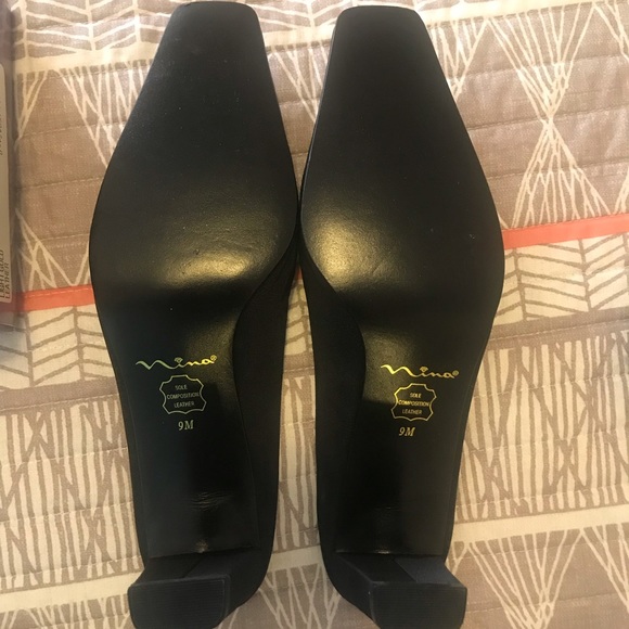 Cloth shoes - Picture 3 of 3